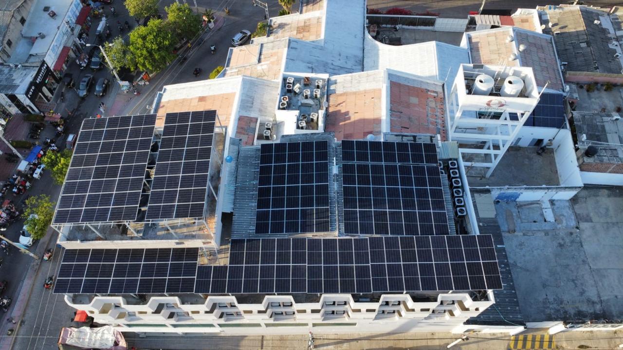 Sistema solar instalado en Hotel Ribai